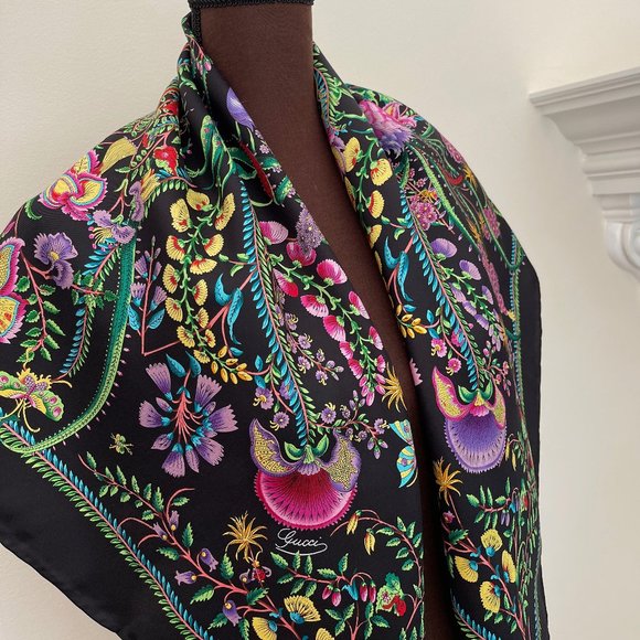 Authentic Gucci Floral Black Green Multicolor Flora Silk Scarf Wrap - Picture 1 of 12